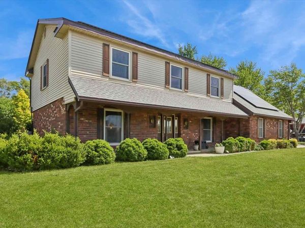 5 Olde Hickory Rd., Coralville, IA 52241