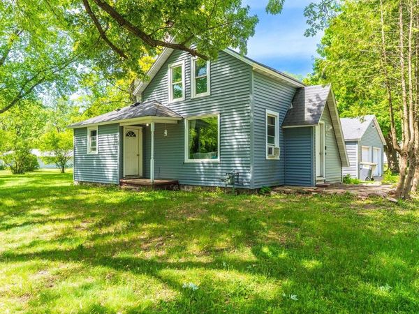 325 E CHESTER STREET, Plainfield, WI 54966