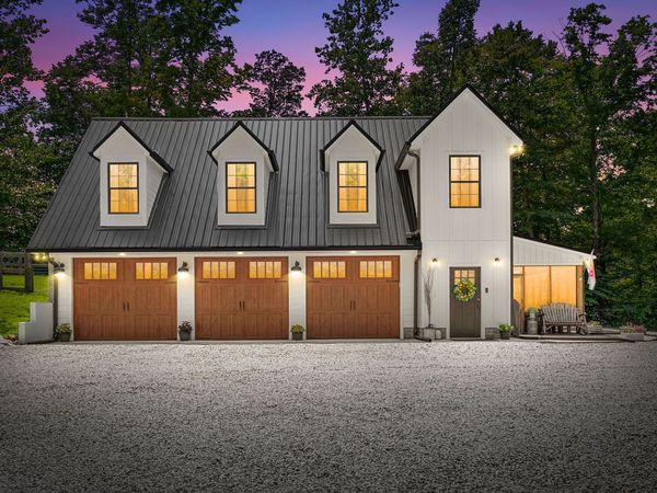 1300 Brummit Rd , Charlotte, TN 37036