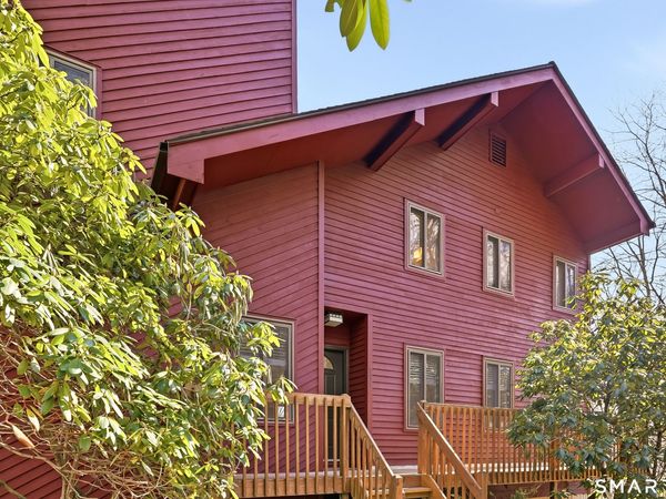 136 Hoyts , Bethel, CT 06801