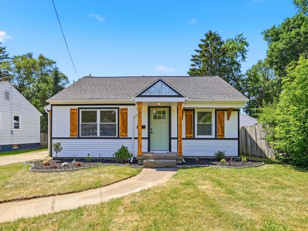 1325 Edith Avenue NE, Grand Rapids, MI 49505