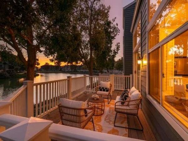 851 Columbia, Redwood City, CA 94065