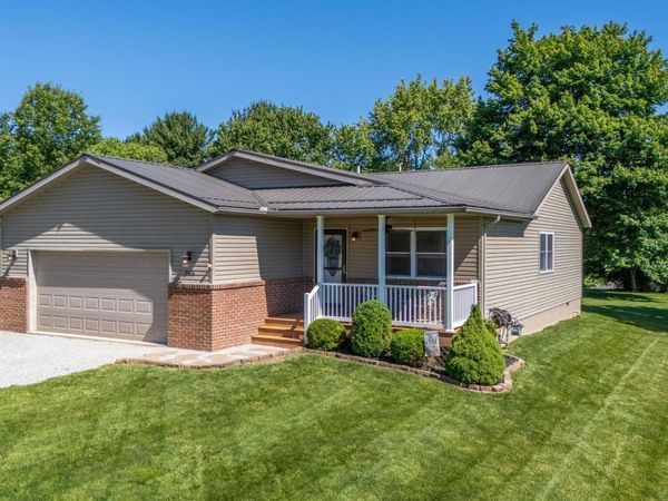 866 Winesap Dr, Howard, OH 43028