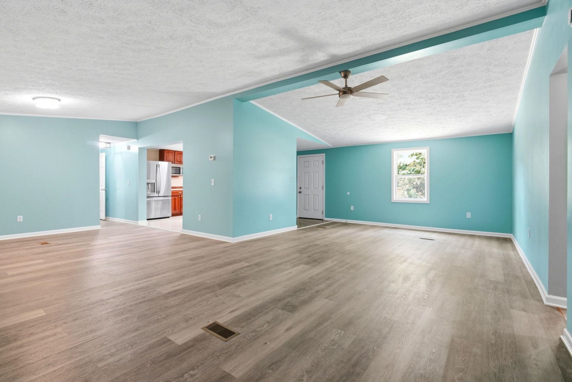 6820 Shady Grove Rd.  Photo 11