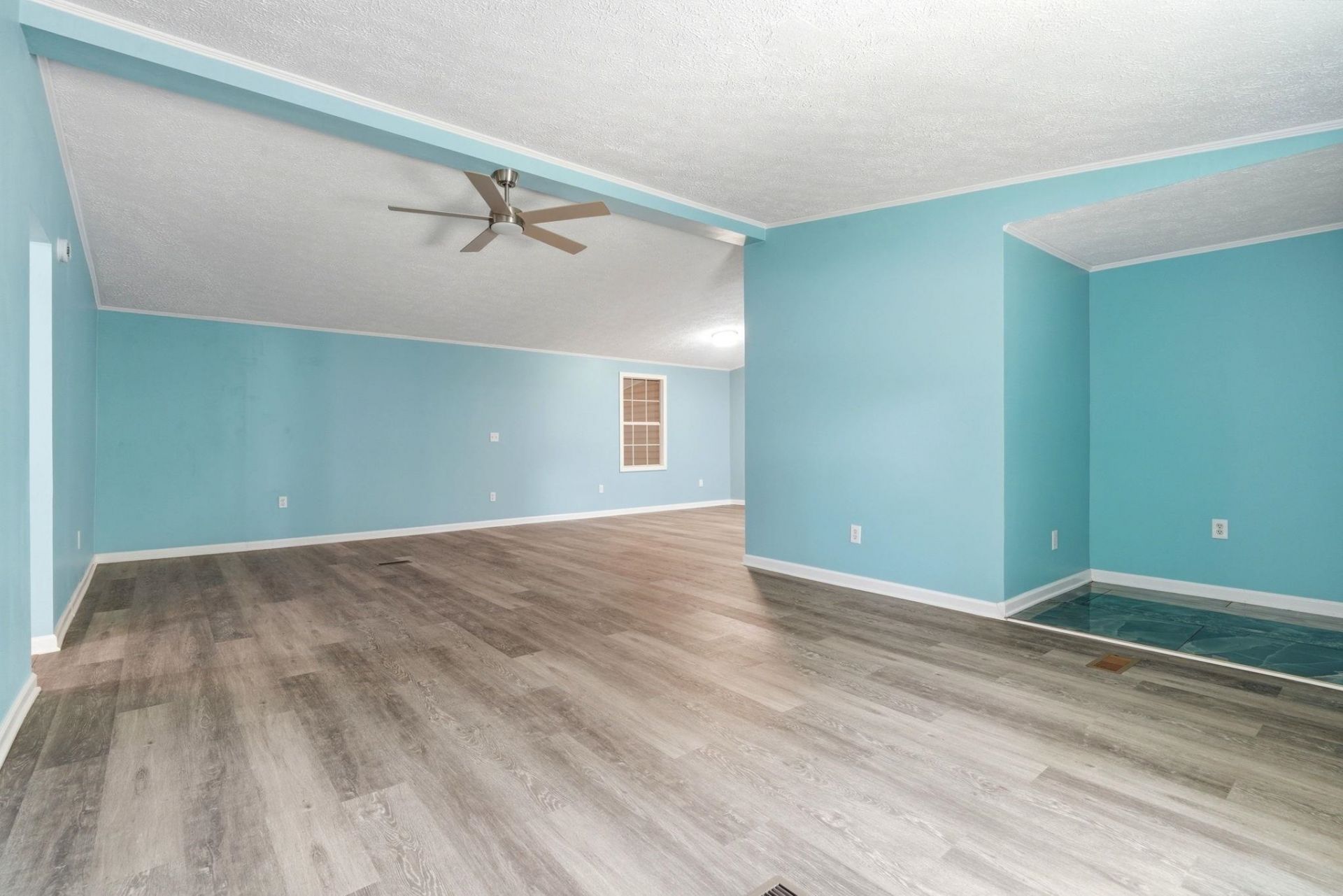 6820 Shady Grove Rd.  Photo 12