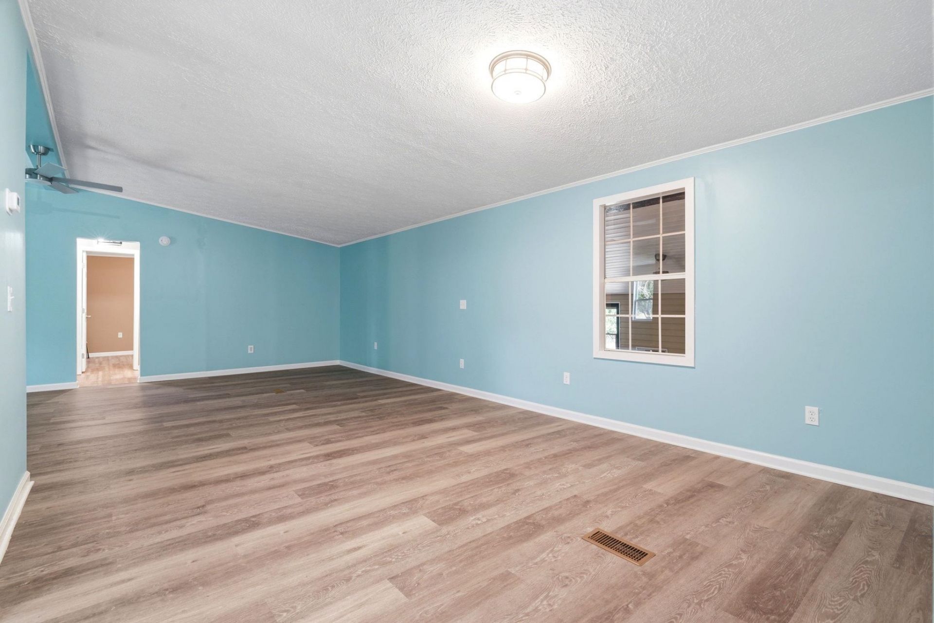 6820 Shady Grove Rd.  Photo 14