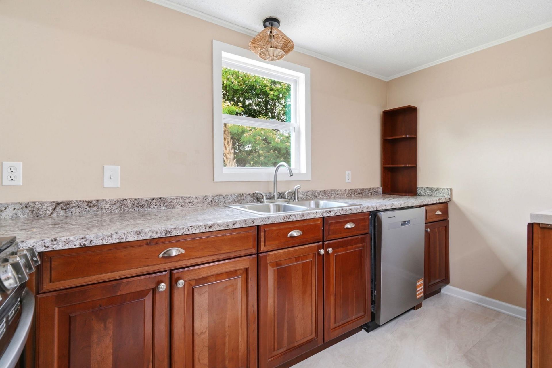 6820 Shady Grove Rd.  Photo 20