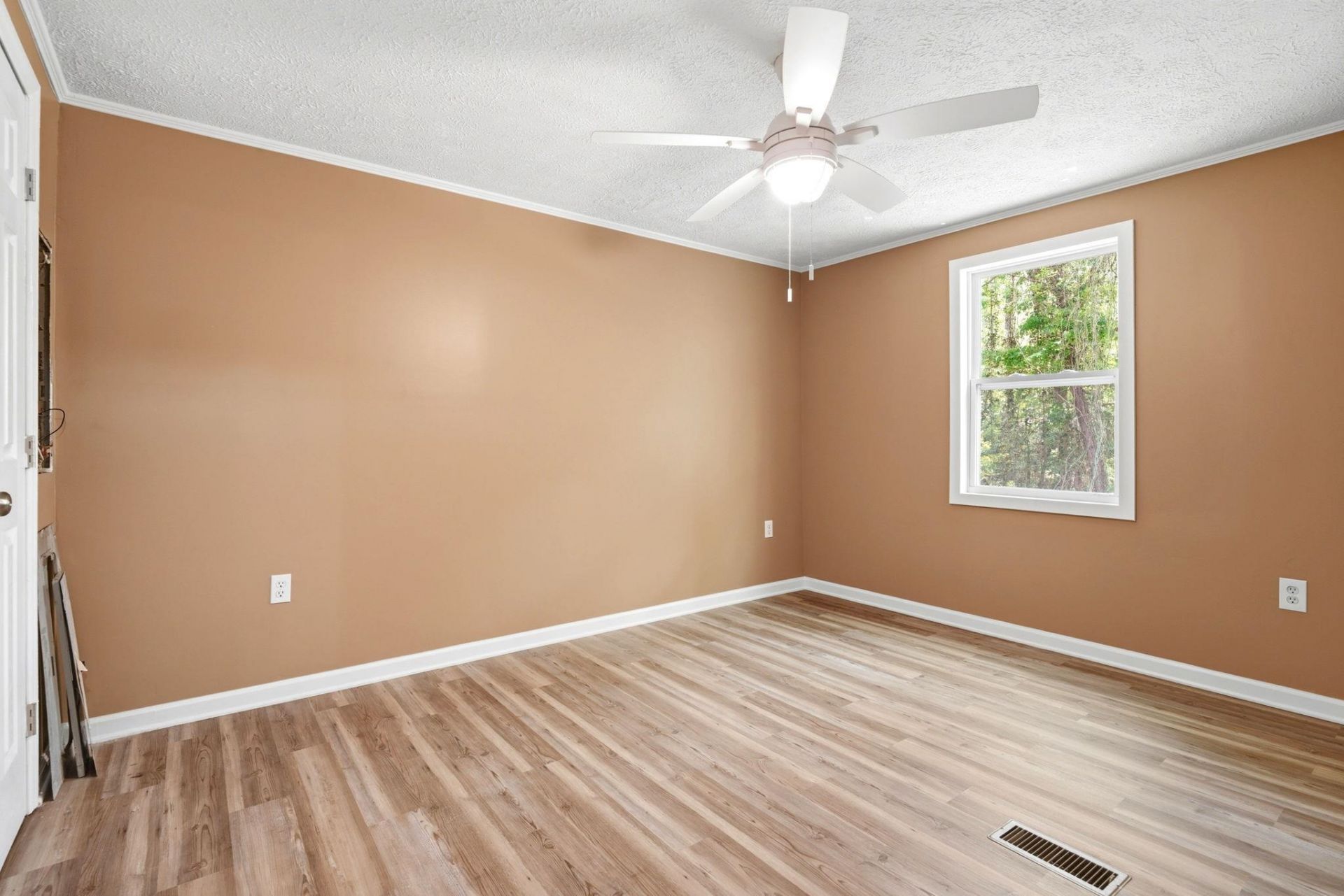6820 Shady Grove Rd.  Photo 26