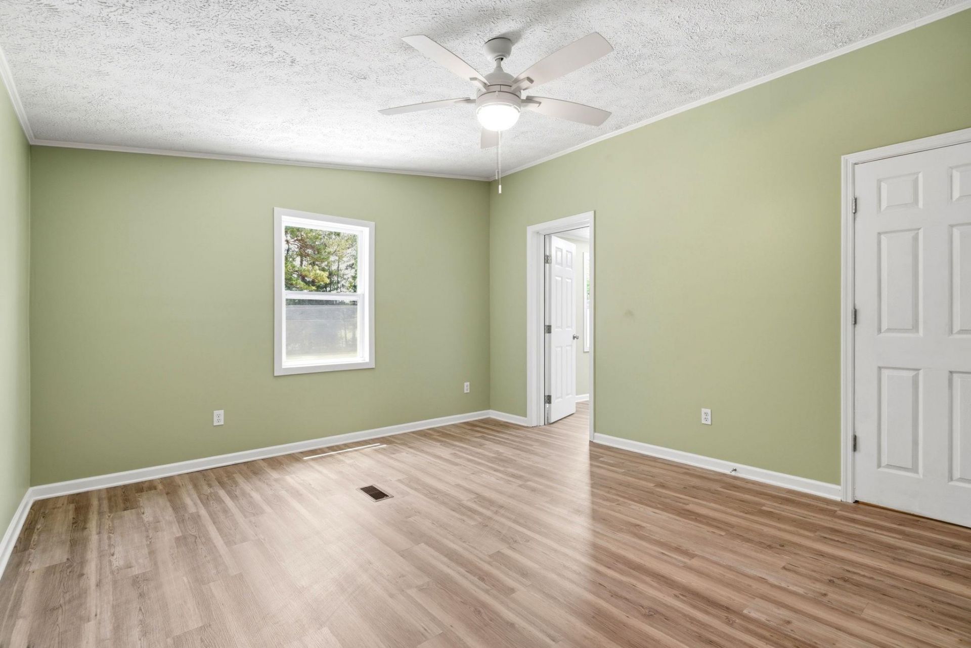 6820 Shady Grove Rd.  Photo 29