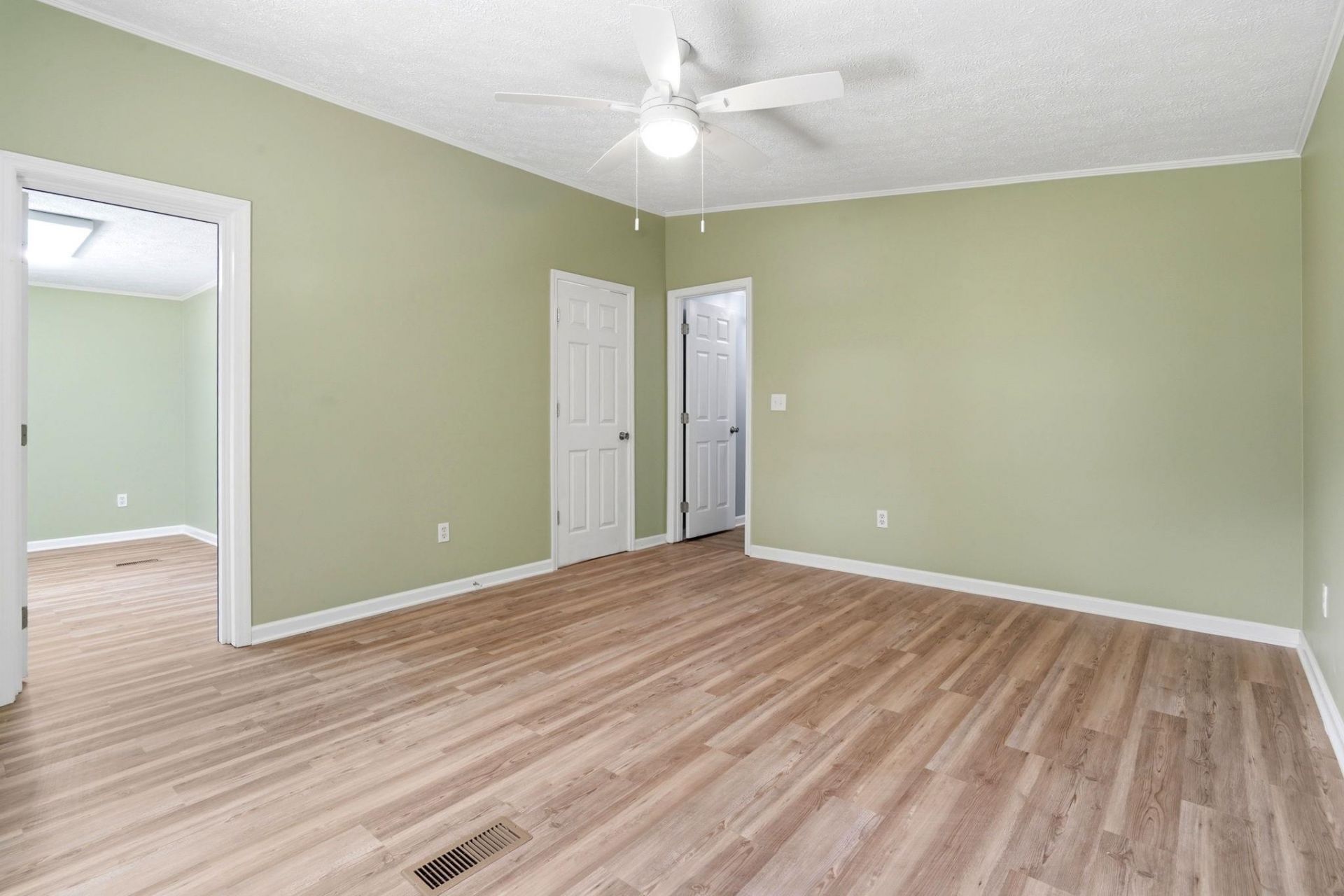 6820 Shady Grove Rd.  Photo 30