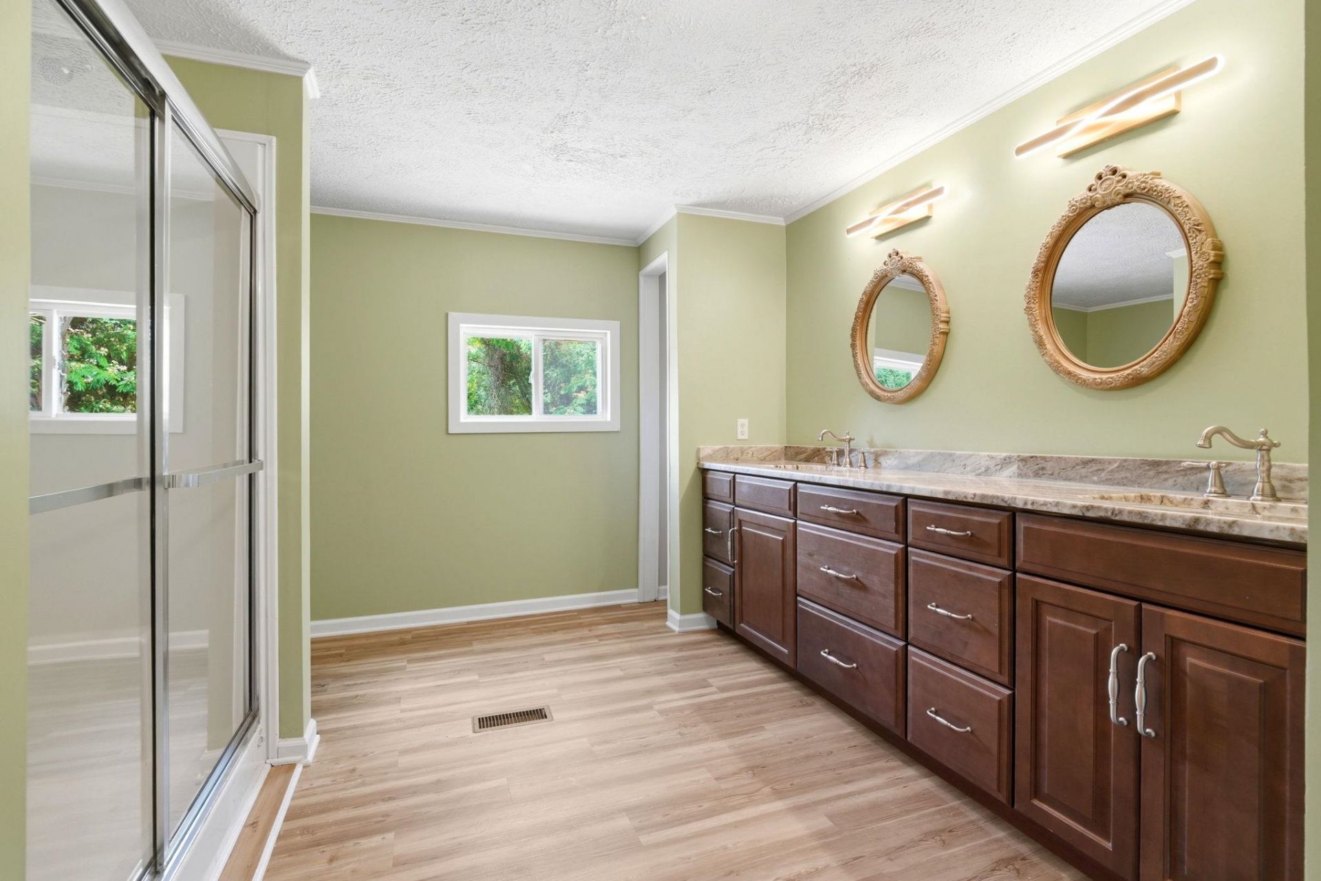 6820 Shady Grove Rd.  Photo 34