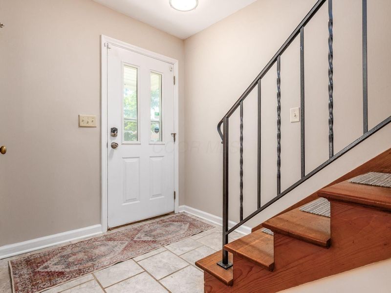 1276 Urana Avenue, Columbus, OH 43224 Photo 2