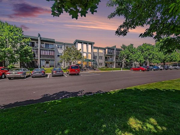 2720 Dale Street N, Unit C313, Roseville, MN 55113