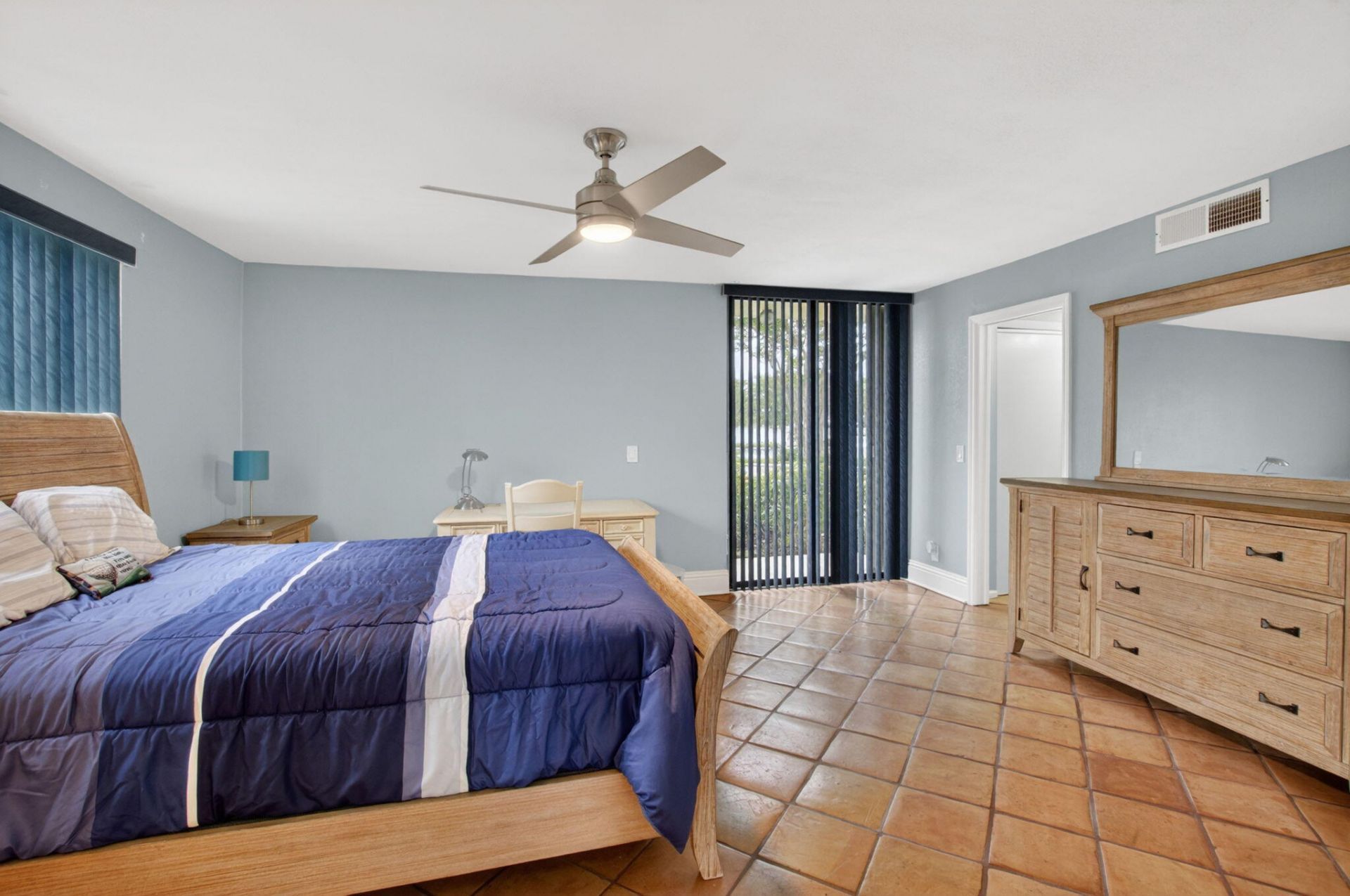 1202 S Lake Drive, Unit 105, Lantana, FL 33462 Photo