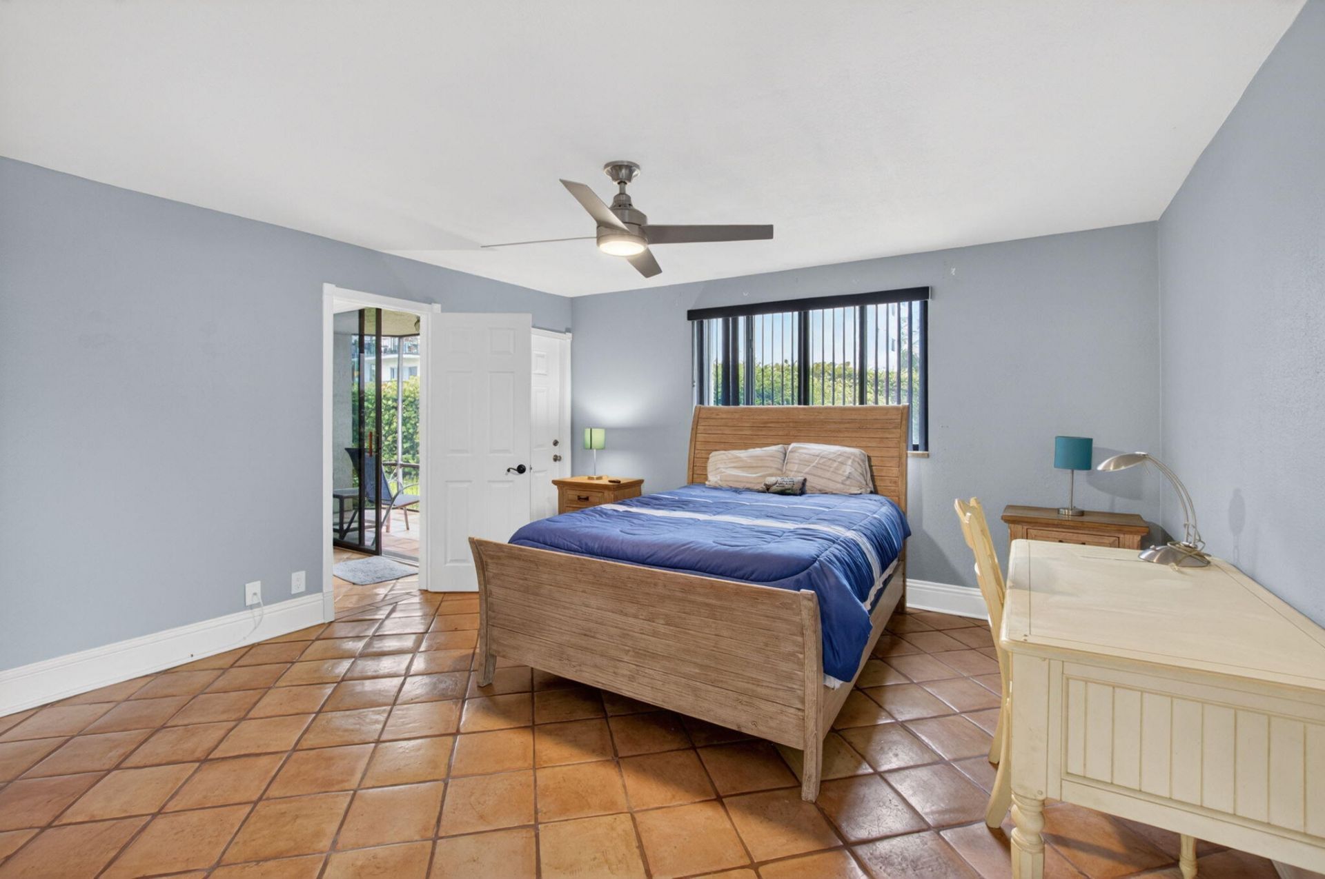 1202 S Lake Drive, Unit 105, Lantana, FL 33462 Photo