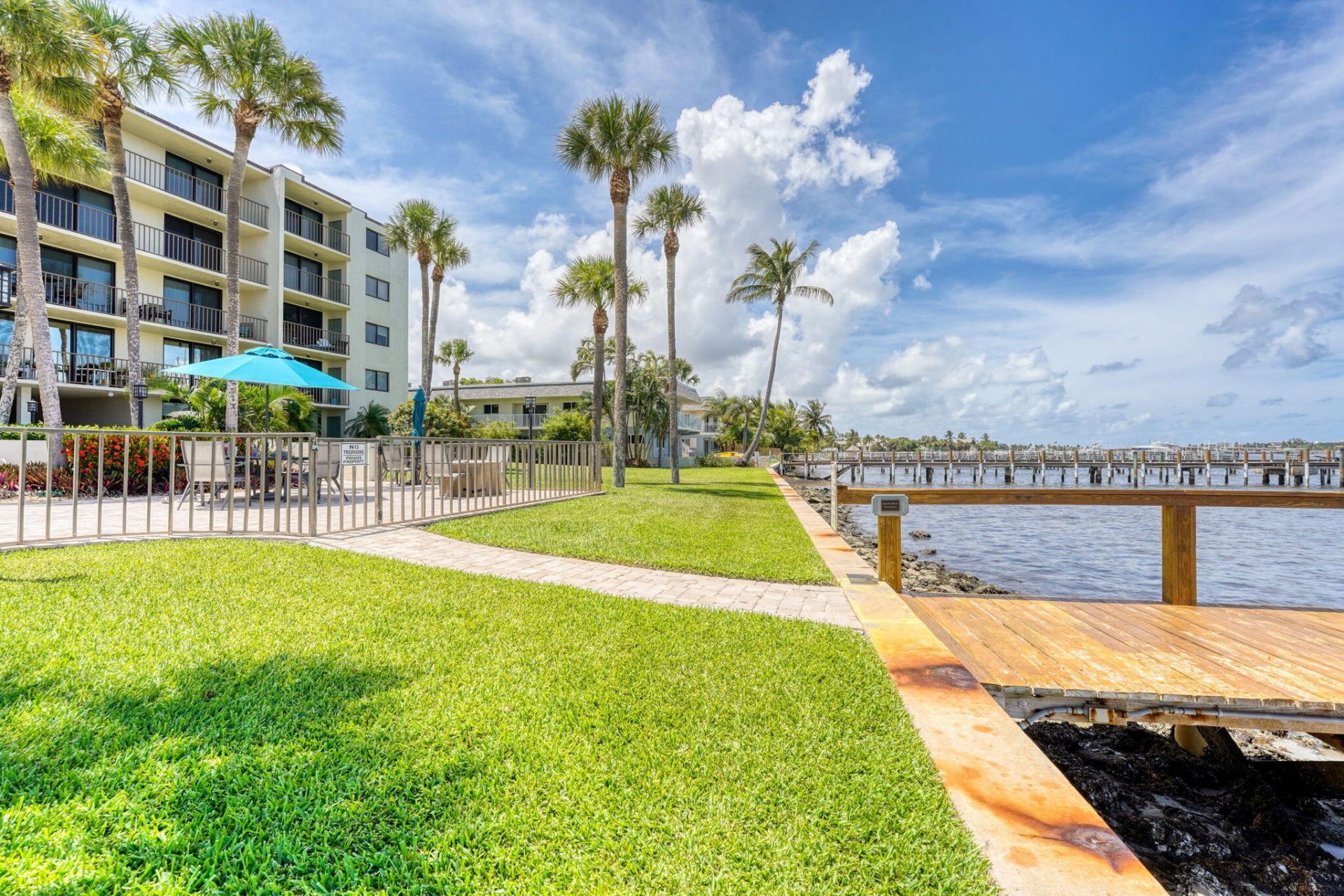 1202 S Lake Drive, Unit 105, Lantana, FL 33462 Photo