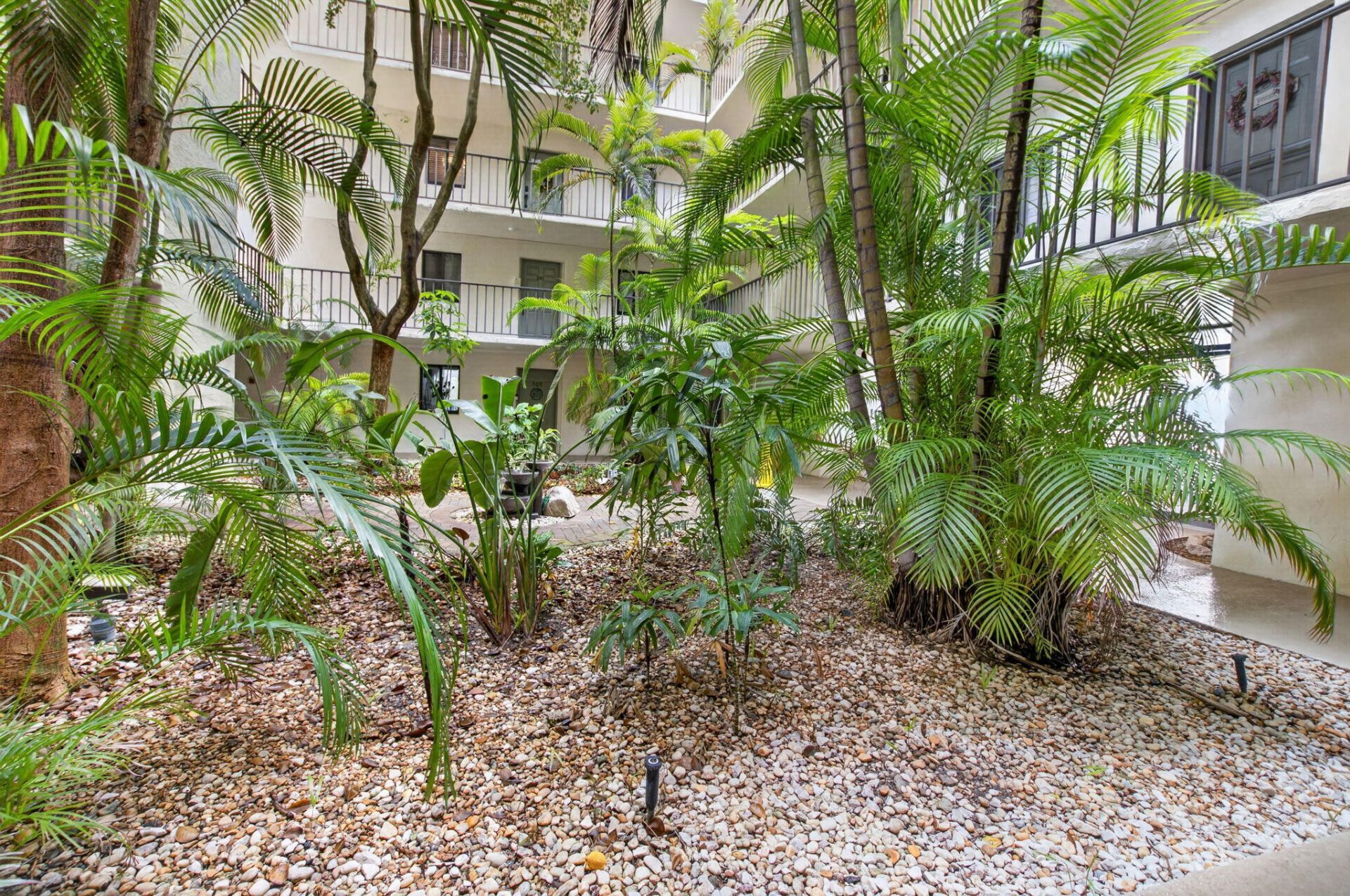 1202 S Lake Drive, Unit 105, Lantana, FL 33462 Photo