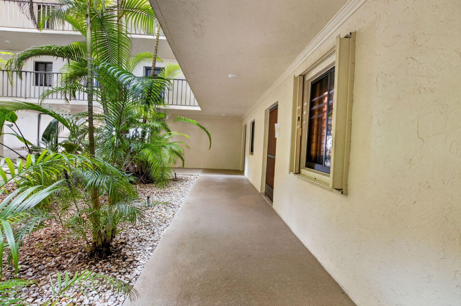 1202 S Lake Drive, Unit 105, Lantana, FL 33462 Photo