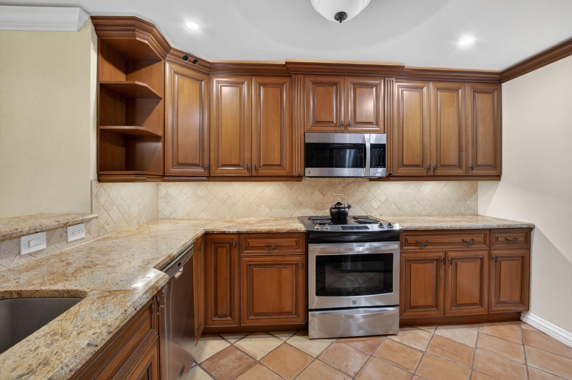 1202 S Lake Drive, Unit 105, Lantana, FL 33462 Photo
