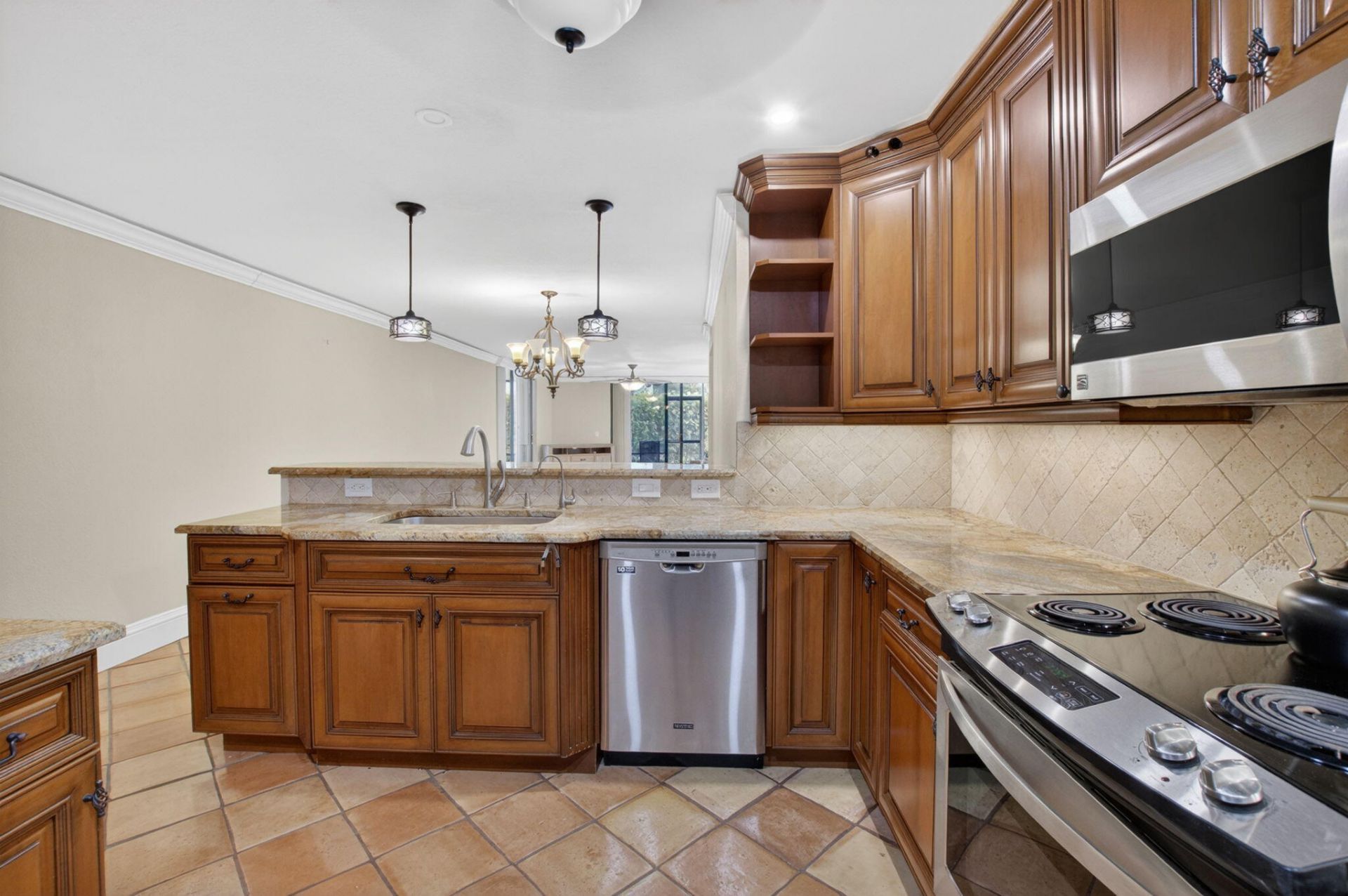 1202 S Lake Drive, Unit 105, Lantana, FL 33462 Photo