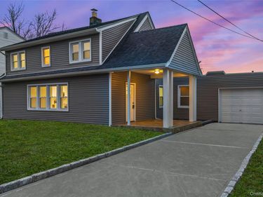 3322 Parkway Drive , Baldwin, NY 11510