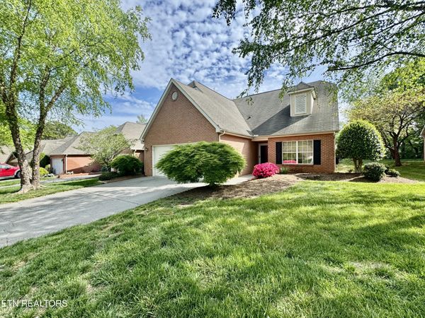 2620 Knob Creek Lane, Knoxville, TN 37912