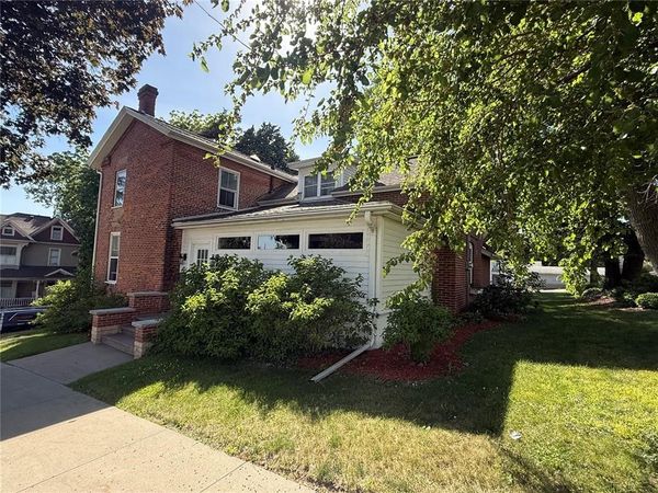 123 2nd Ave SW , Mt Vernon, IA 52314