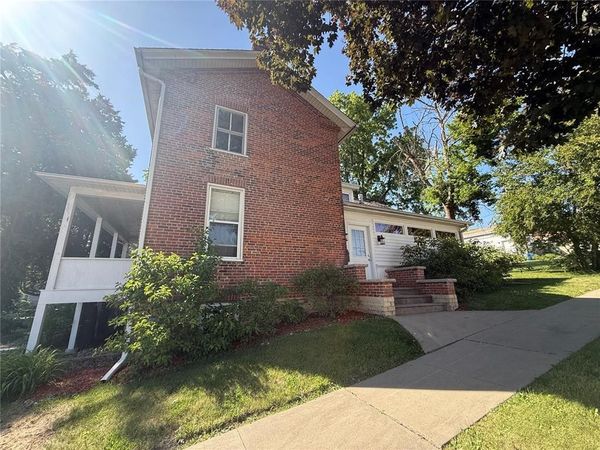 123 2nd Ave SW , Mt Vernon, IA 52314