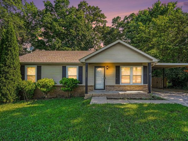 217 Bob White Dr , Clarksville, TN 37042