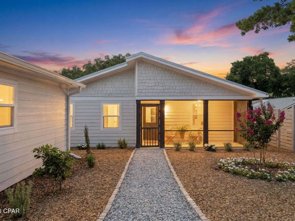 3301 Crystal Lake Drive , Chipley, FL 32428