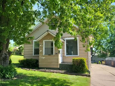 212 21st Place, Clinton, IA 52732