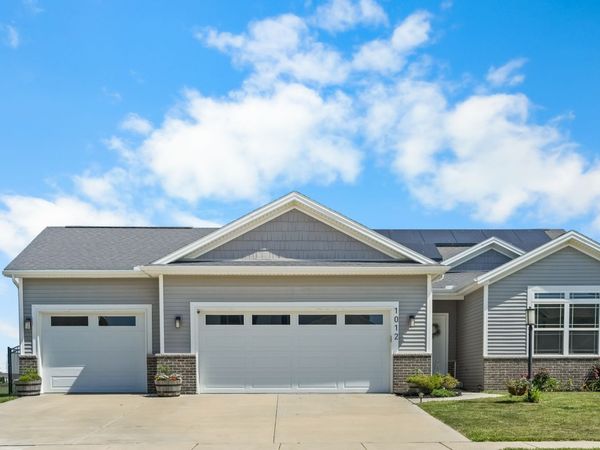 1012 Declaration Drive , Savoy, IL 61874