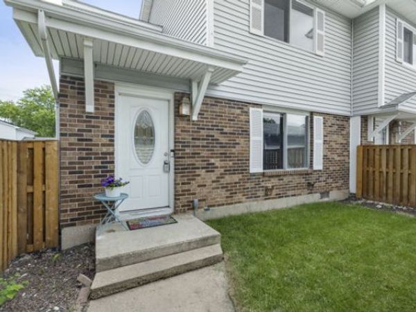 12 Scarlet Hawthorne Court , Unit 12, Woodridge, IL 60517
