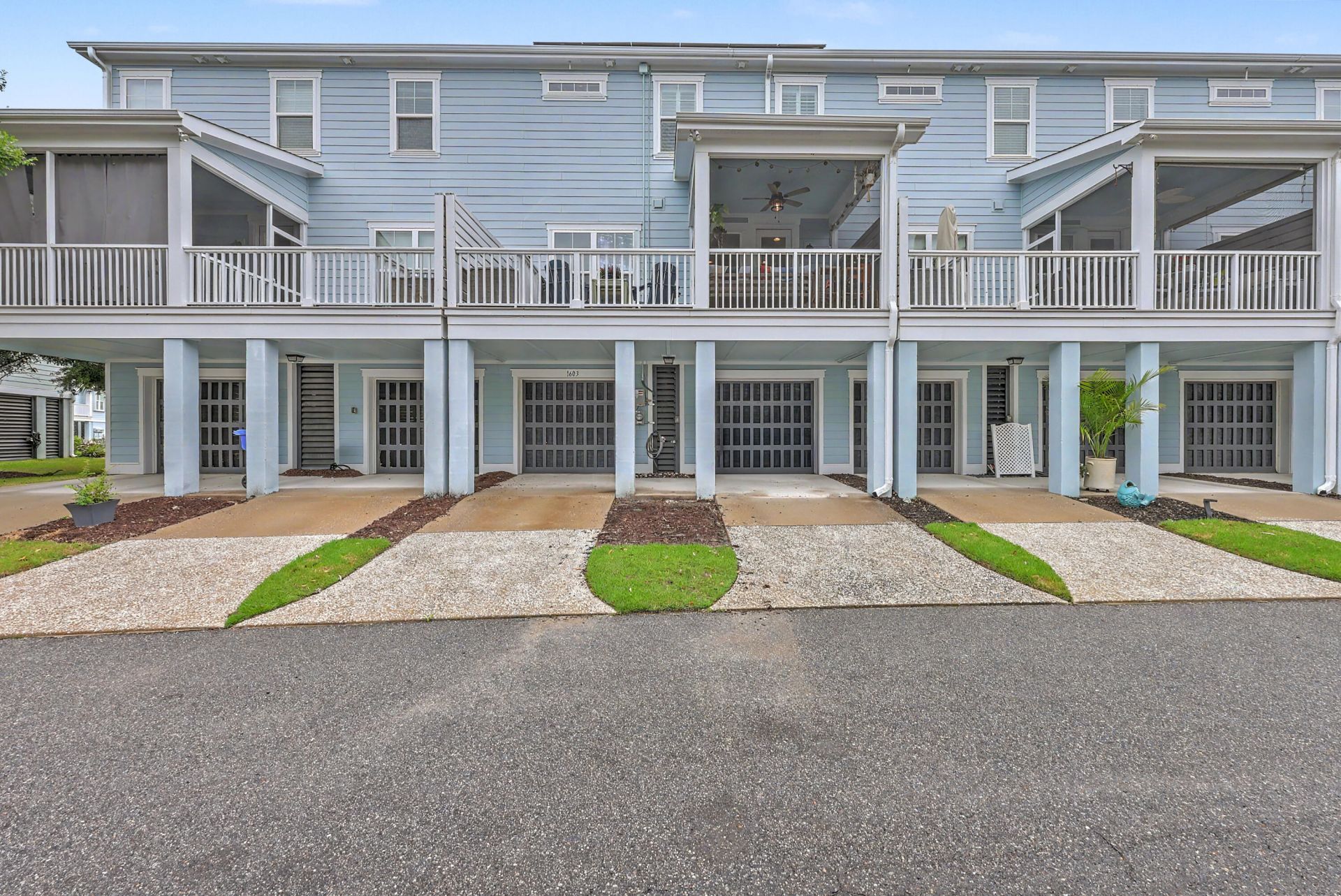 1603 Prince Edward Street Photo 39