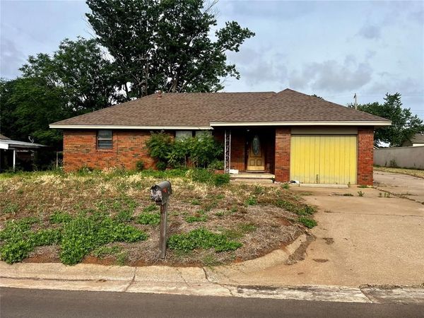 517 N Kansas Street, Weatherford, OK 73096