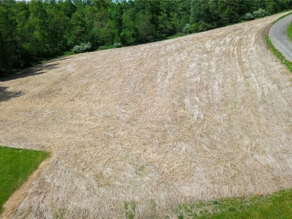 Degen Road SW, Stone Creek, OH 43840