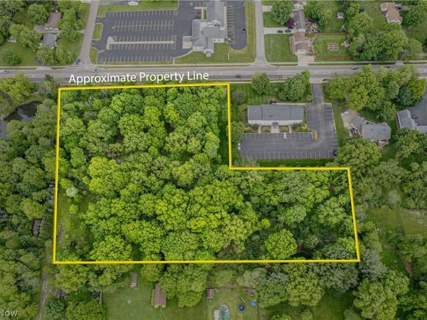 196 N Broad Street , Canfield, OH 44406