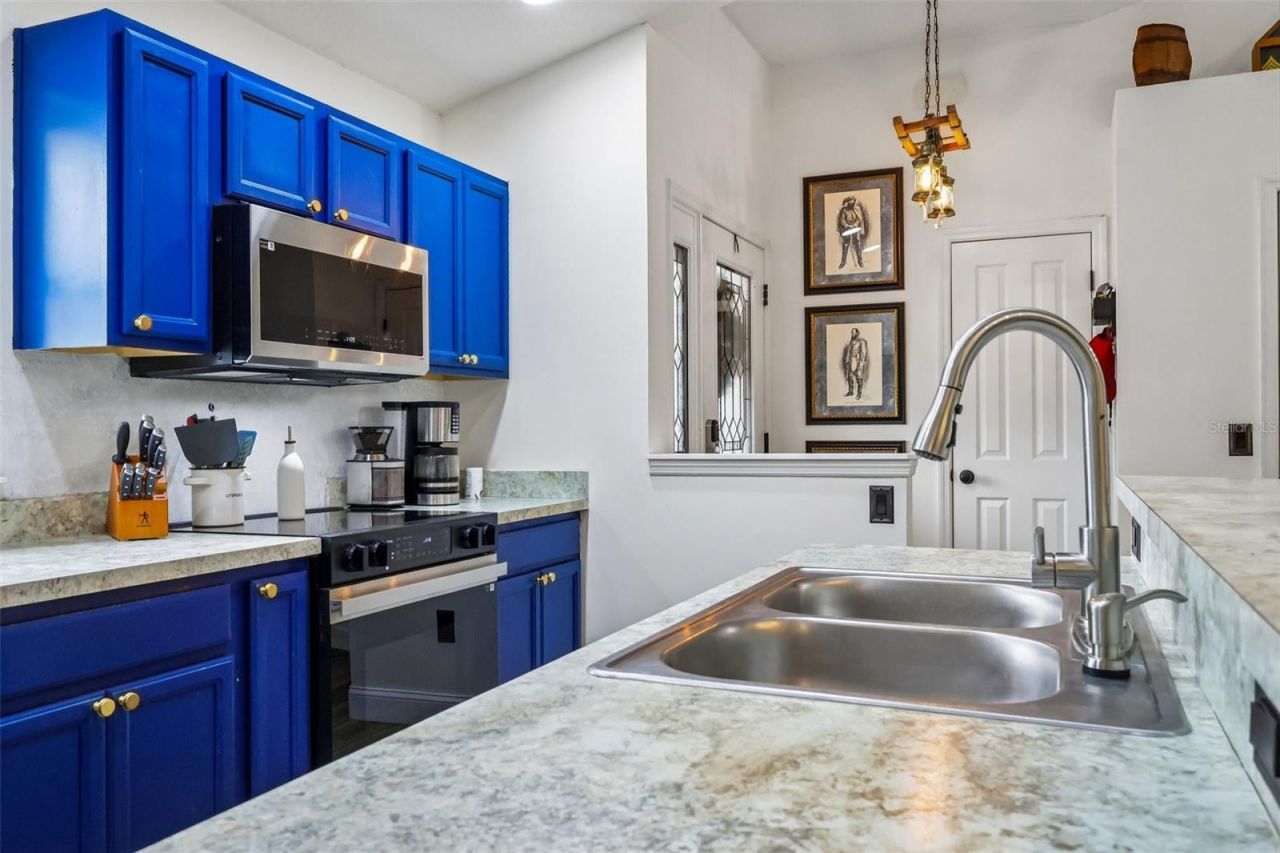 6401 E Warm Springs Avenue , Coleman, FL 33521 Photo