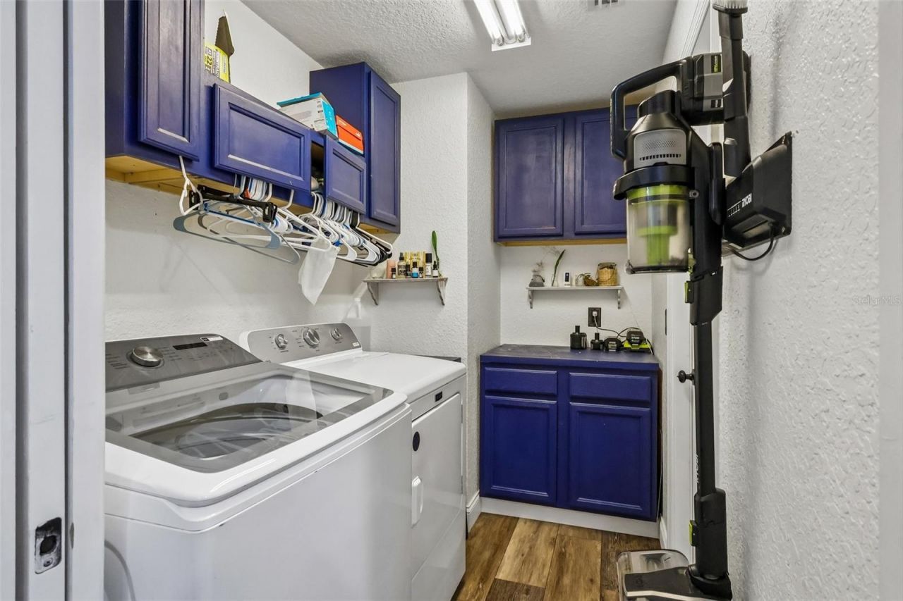6401 E Warm Springs Avenue , Coleman, FL 33521 Photo