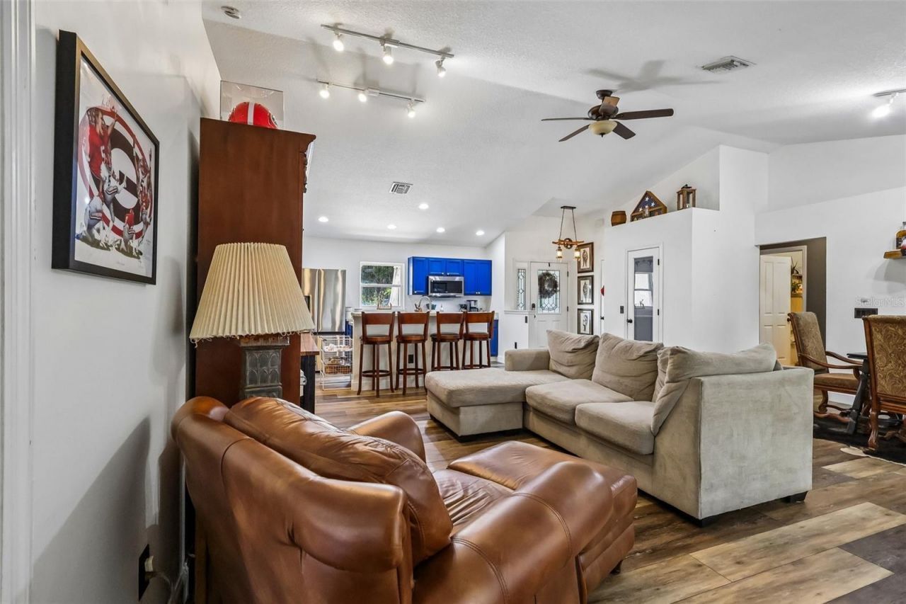 6401 E Warm Springs Avenue , Coleman, FL 33521 Photo
