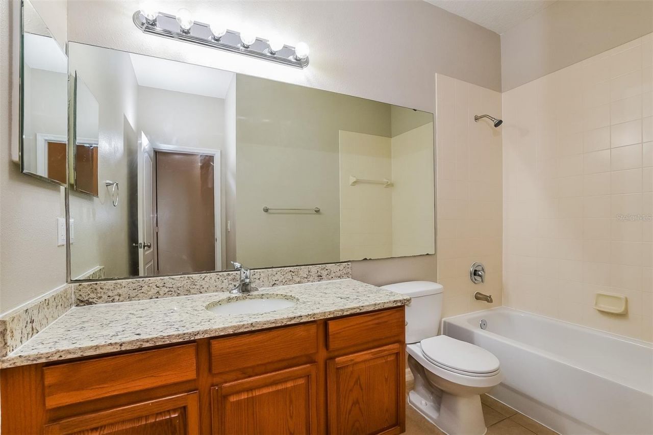 1221 Longville Circle, Tavares, FL 32778 Photo