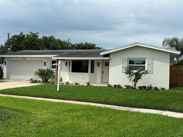 1563 EDEN ISLE BOULEVARD NE, ST PETERSBURG, FL 33704