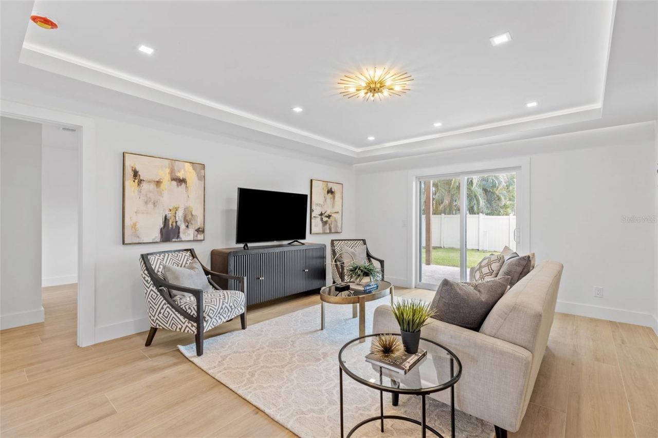 1563 Eden Isle Boulevard Ne, Saint Petersburg, FL 33704 Photo