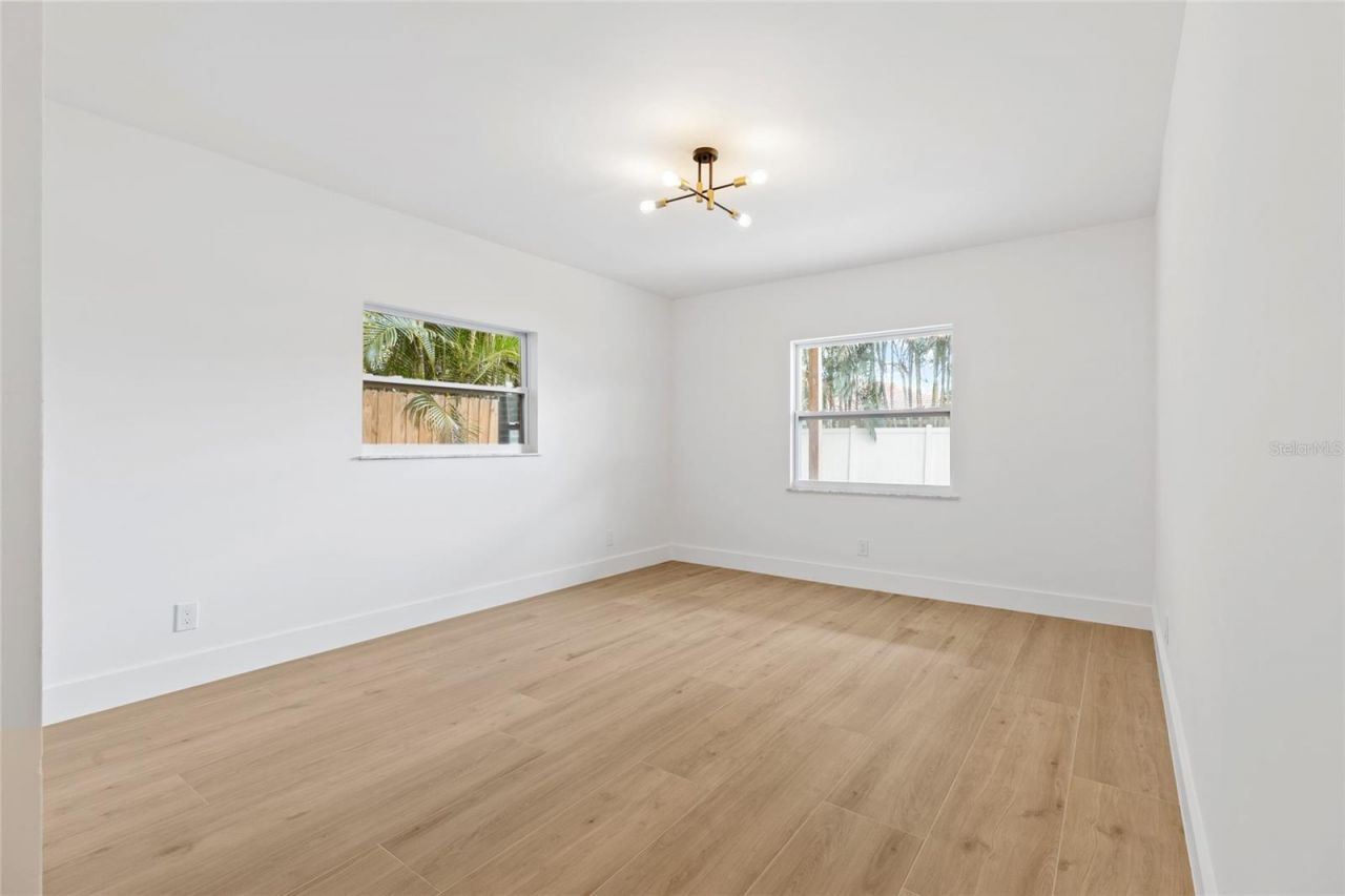 1563 Eden Isle Boulevard Ne, Saint Petersburg, FL 33704 Photo