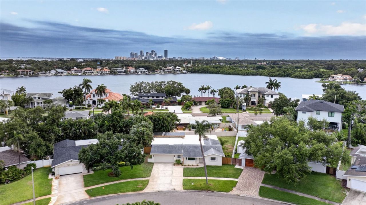 1563 Eden Isle Boulevard Ne, Saint Petersburg, FL 33704 Photo