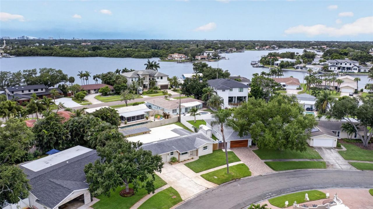 1563 Eden Isle Boulevard Ne, Saint Petersburg, FL 33704 Photo