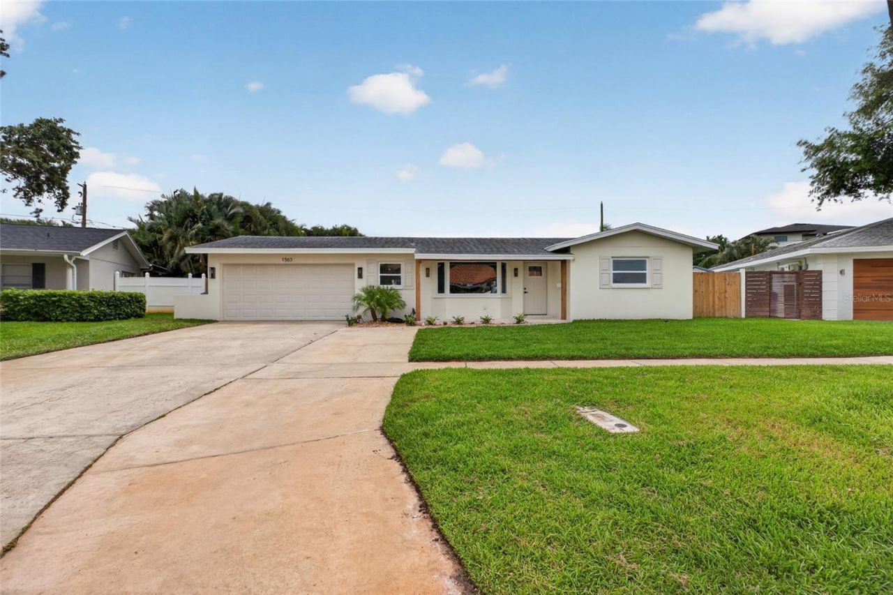 1563 Eden Isle Boulevard Ne, Saint Petersburg, FL 33704 Photo