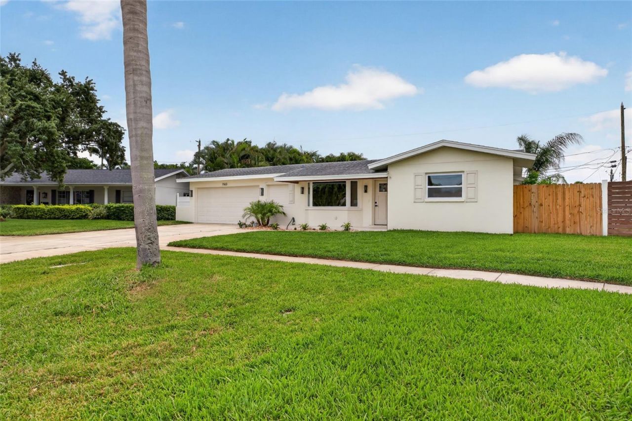 1563 Eden Isle Boulevard Ne, Saint Petersburg, FL 33704 Photo