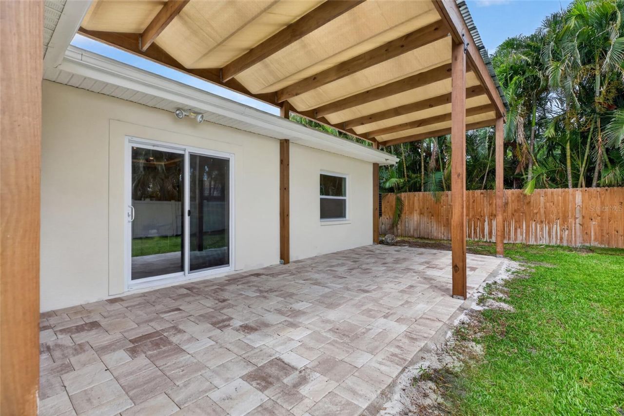 1563 Eden Isle Boulevard Ne, Saint Petersburg, FL 33704 Photo