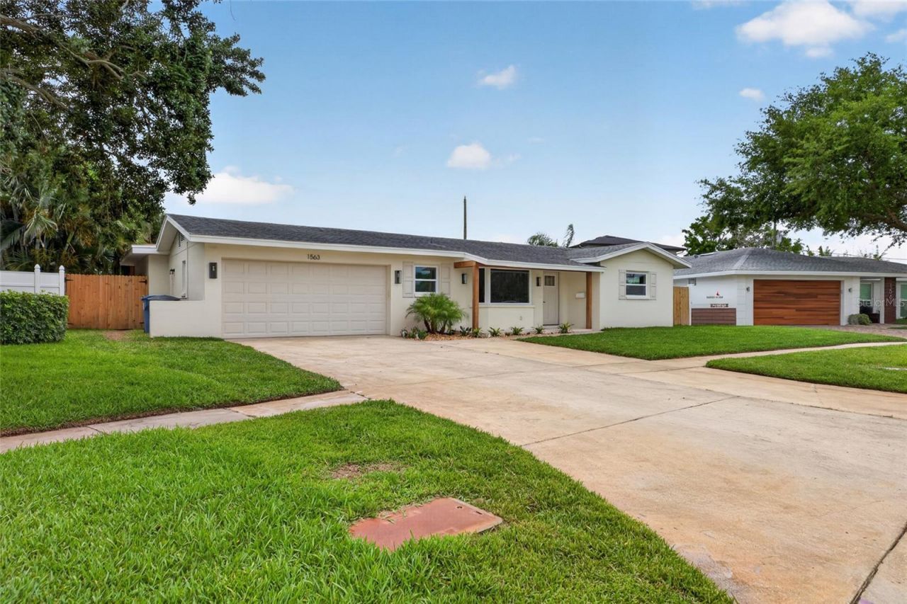 1563 Eden Isle Boulevard Ne, Saint Petersburg, FL 33704 Photo